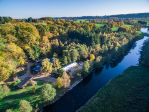 Vue de la Semois et de la tyrolienne de Tero Forest House Martué